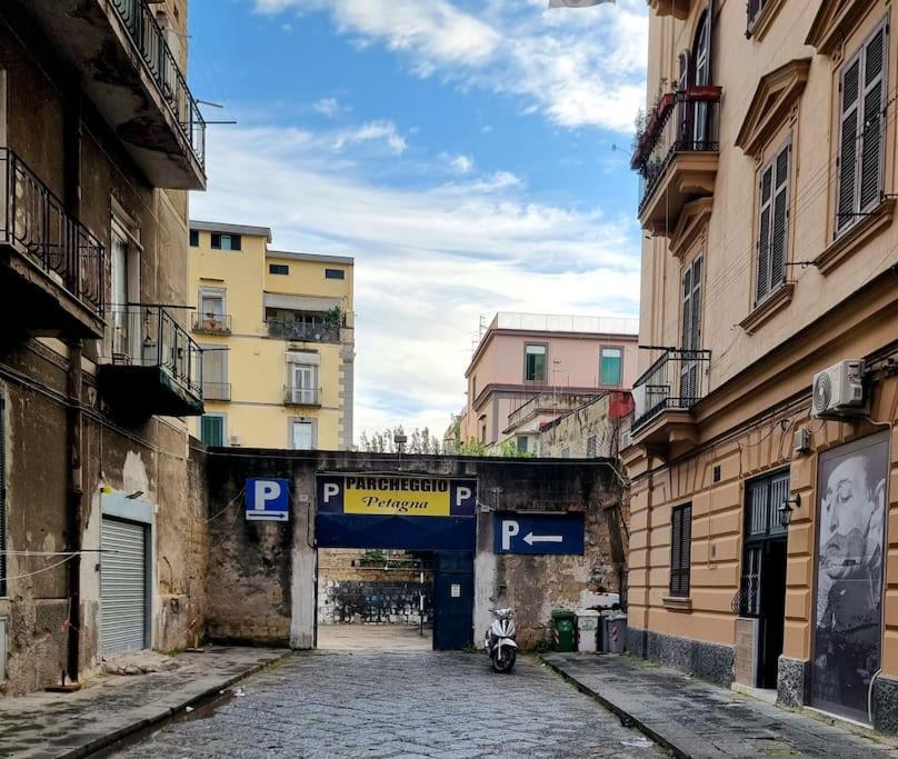 Casa Comoda E Centrale In Quartiere Storico Di Napoli المظهر الخارجي الصورة